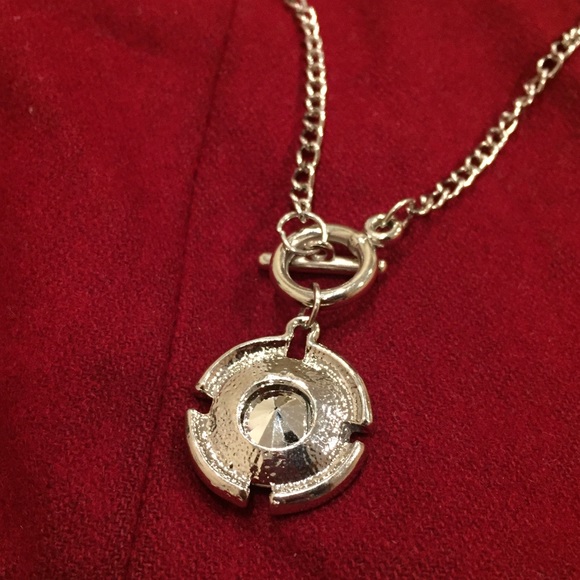 Silver chain within faux diamond - Picture 3 of 3